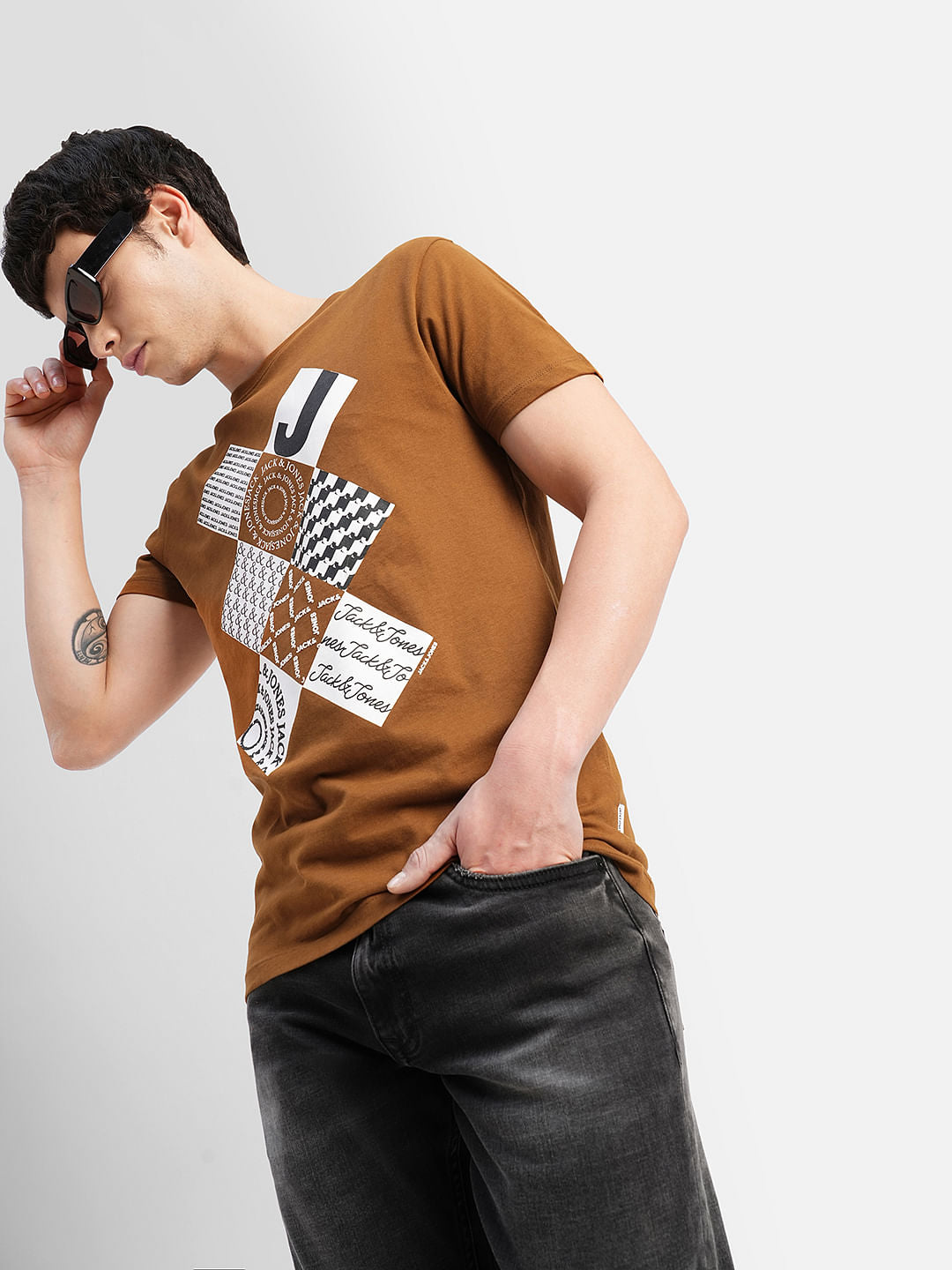 Brown Graphic Print Crew Neck T-shirt - S