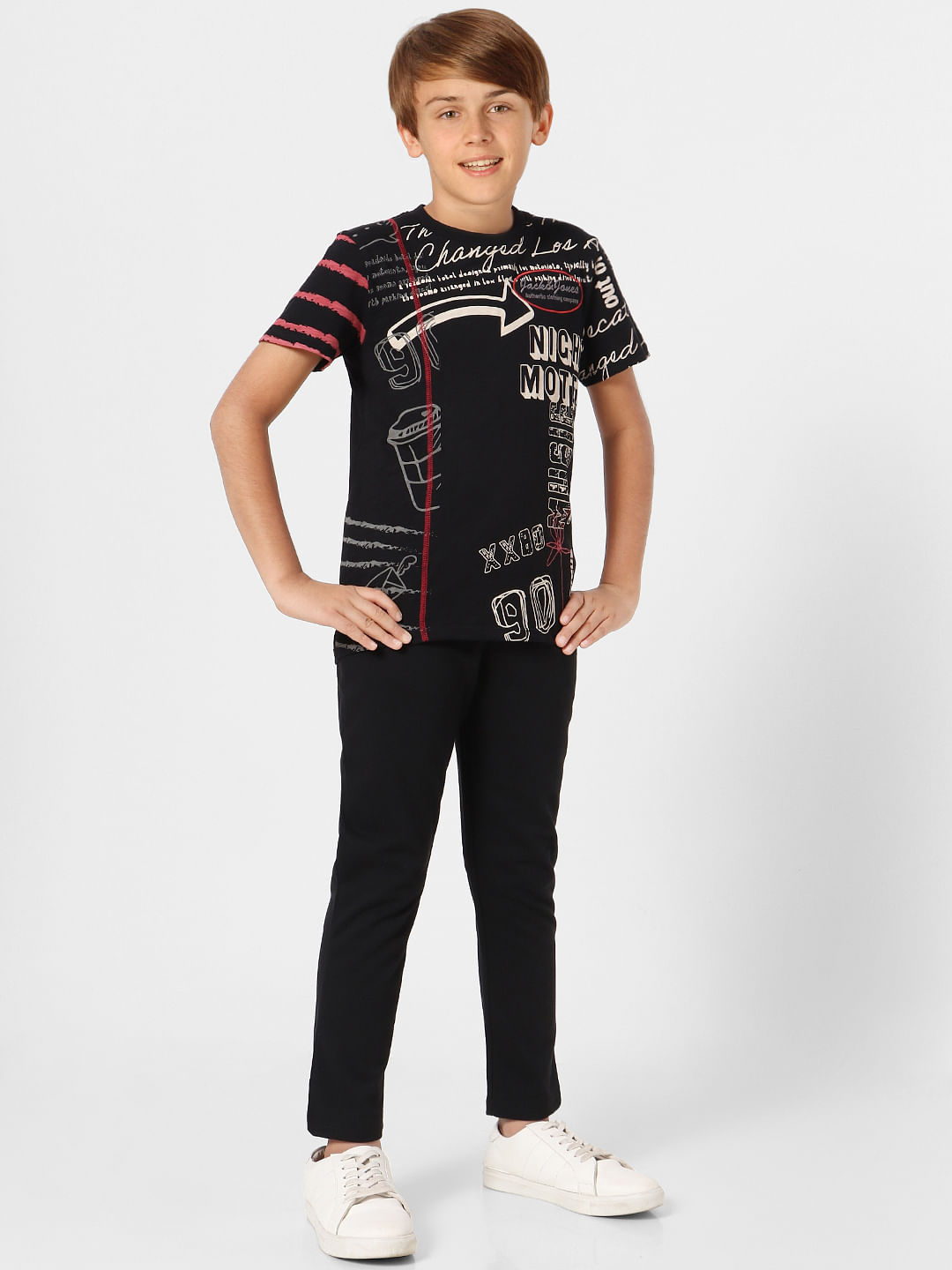 Boys Black Graphic Print Crew Neck T-shirt - 9/10Y