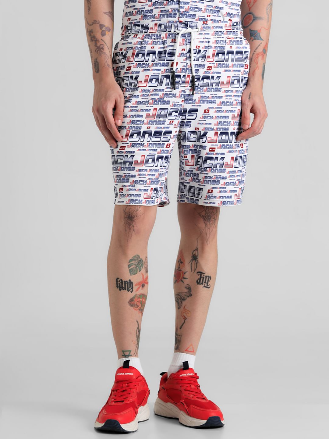 URBAN RACERS by JACK&JONES WHITE LOW RISE PRINTED SHORTS - S