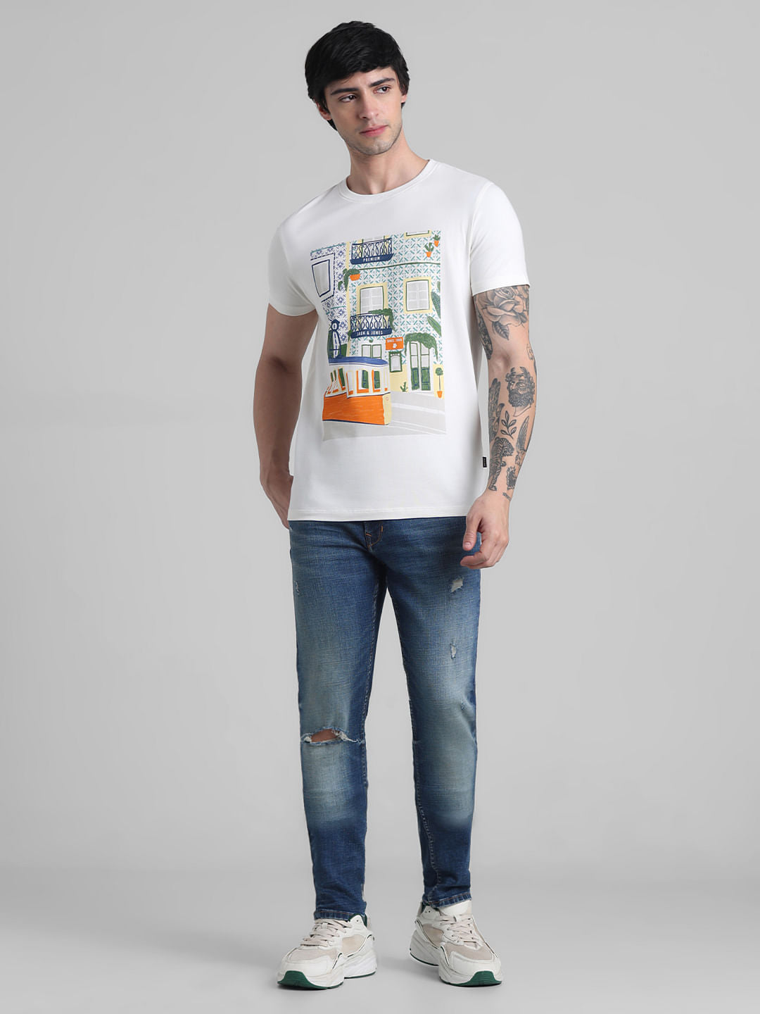 White Graphic Print T-shirt