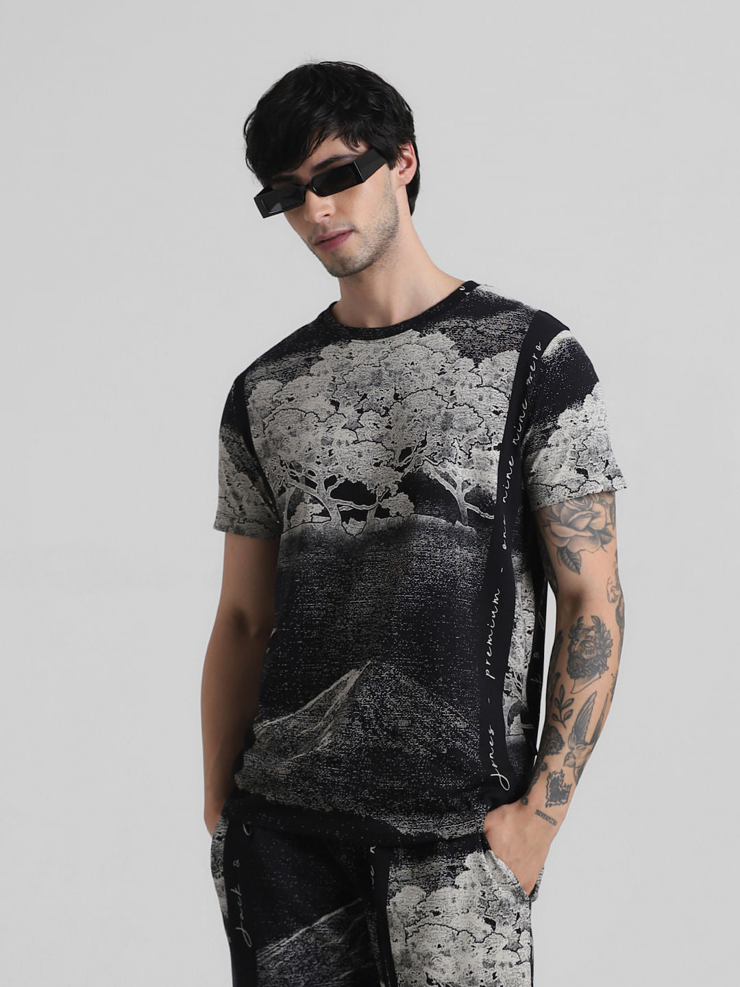 Black Abstract Print Crew Neck T-shirt