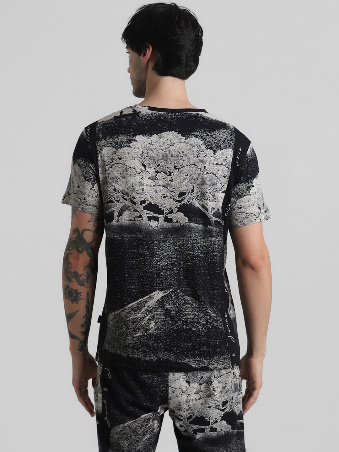 Black Abstract Print Crew Neck T-shirt