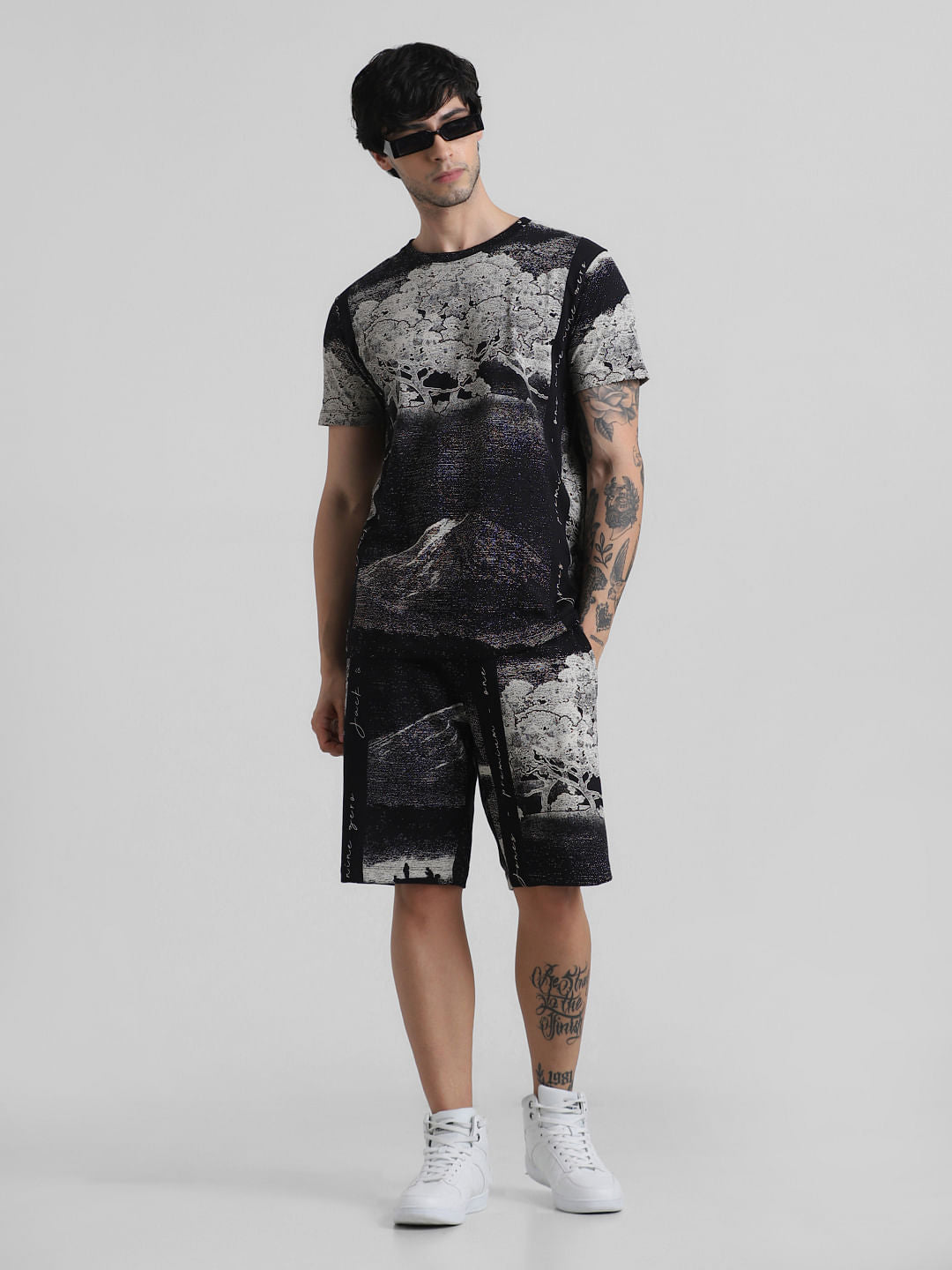 Black Mid Rise Abstract Print Shorts