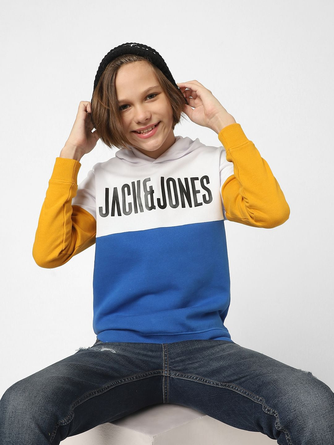 Boys White Colourblocked Hooded Sweatshirt - 4/5Y