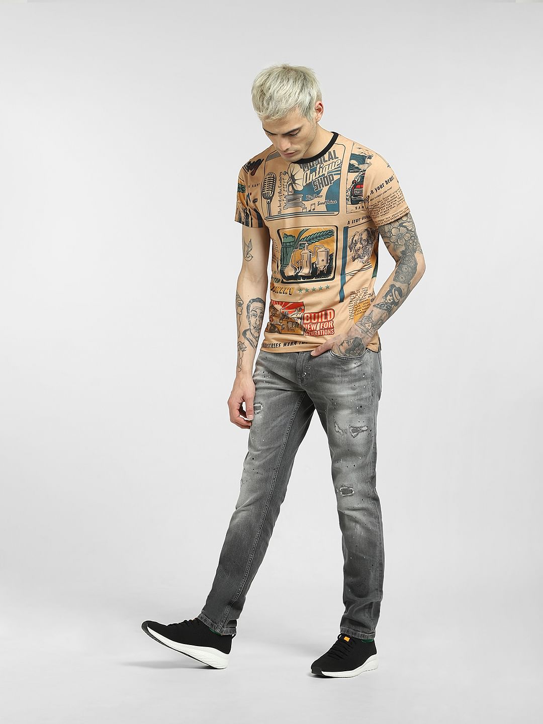 Beige Comic Graphic Print Crew Neck T-shirt