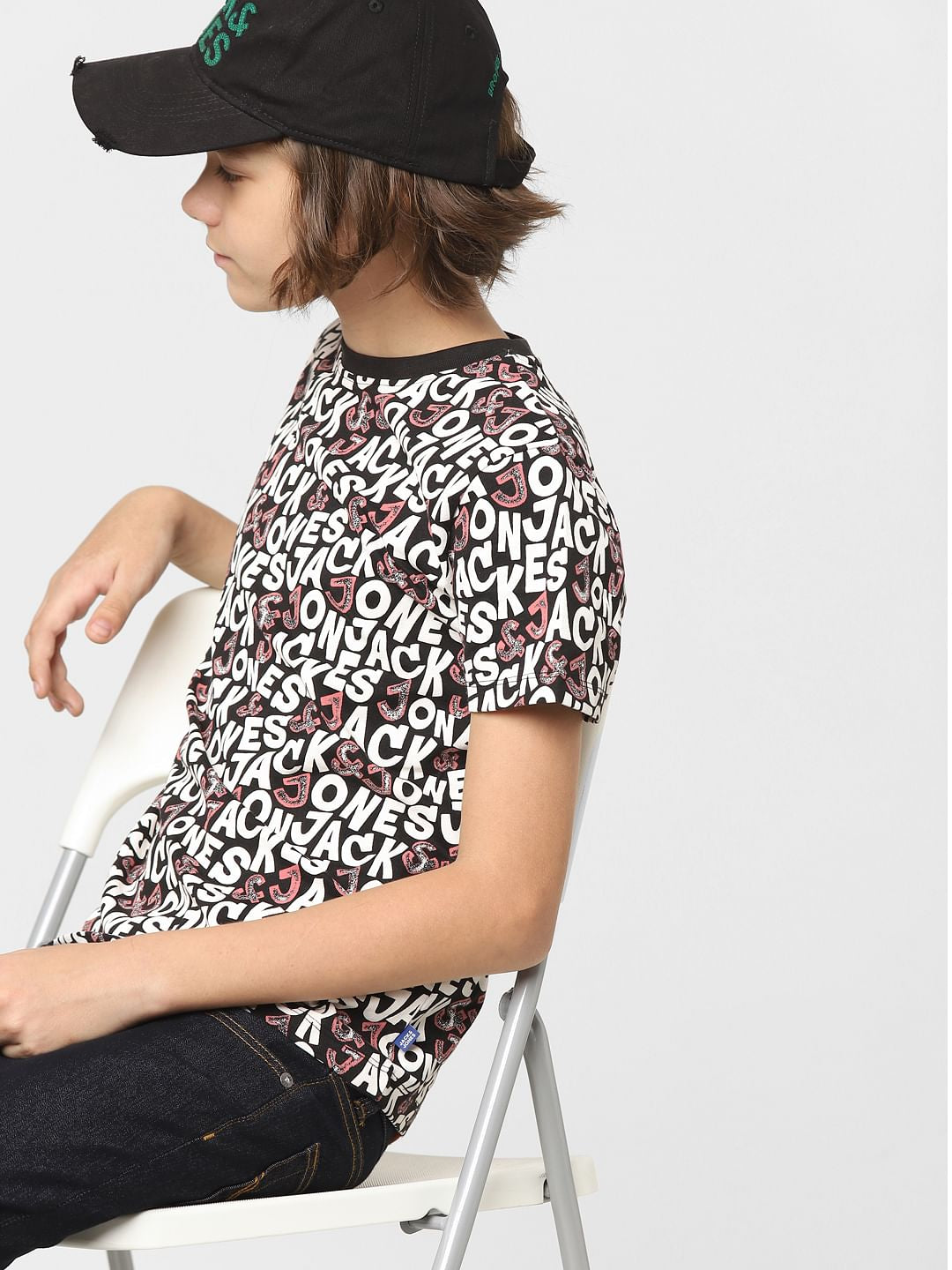 Boys Black Logo Print Crew Neck T-shirt - 4/5Y