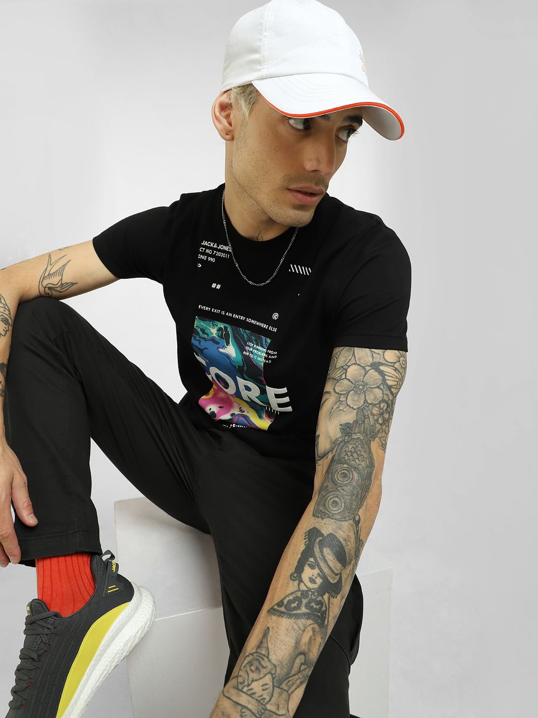 Black Graphic Print T-shirt - S