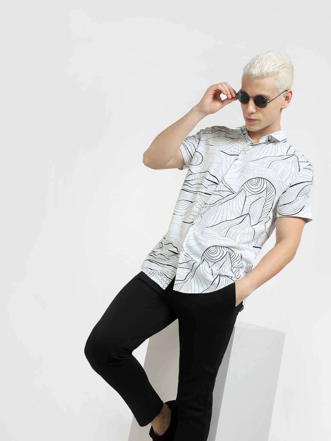 White Printed Short Sleeves Shirt - S