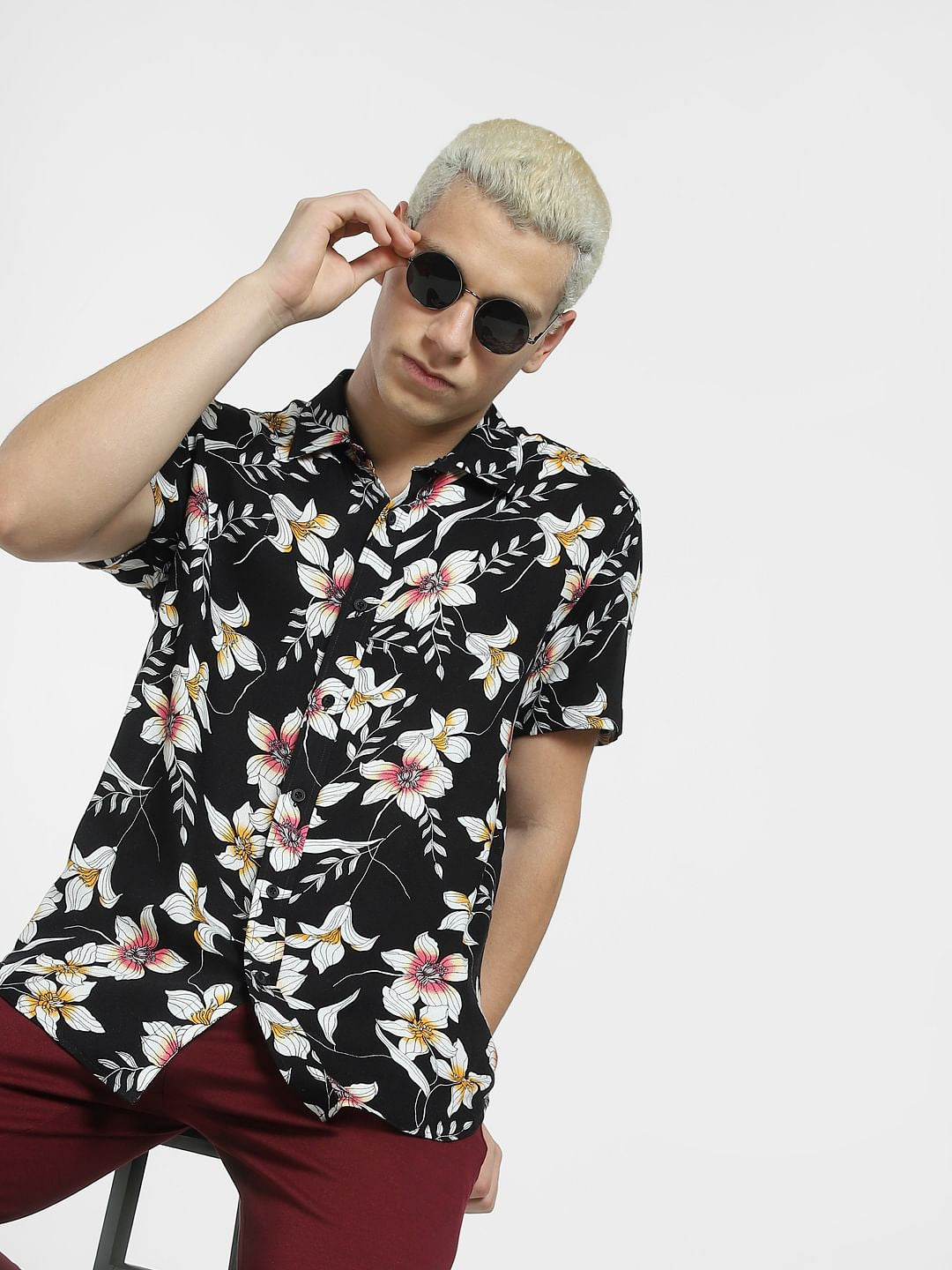 Black Floral Print Short Sleeves Shirt - S