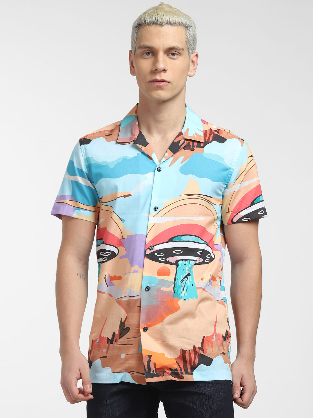 METAVERSE ORANGE GRAPHIC PRINT SHORT SLEEVES SHIRT