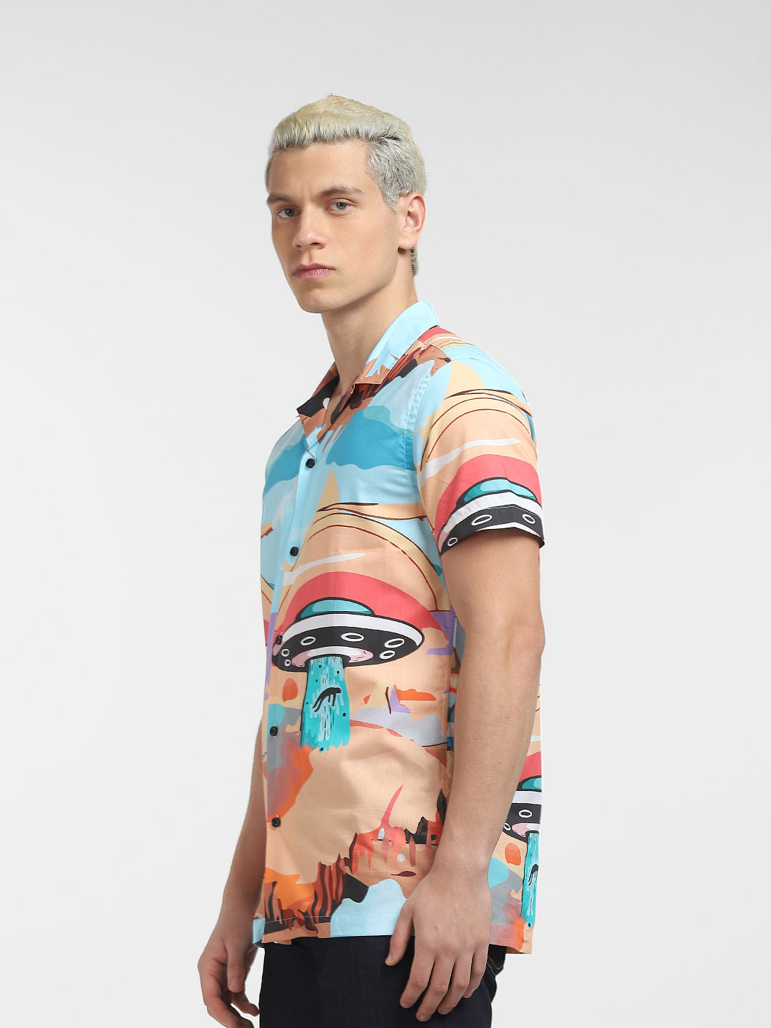 METAVERSE ORANGE GRAPHIC PRINT SHORT SLEEVES SHIRT