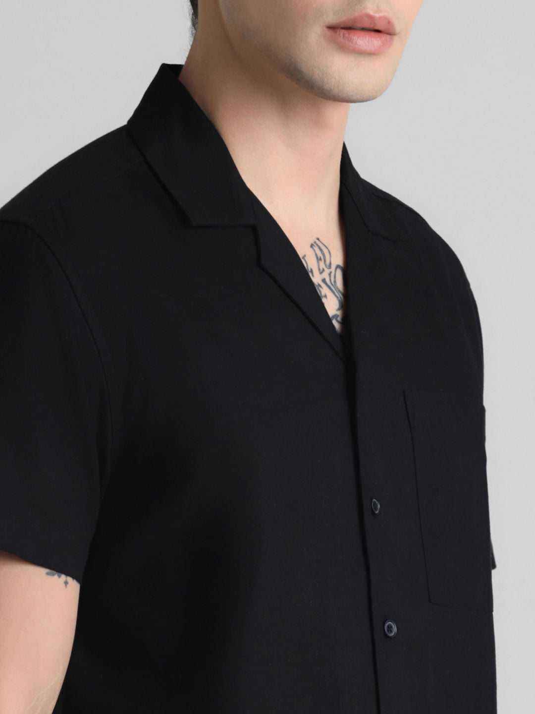 Black Short Sleeves Shirt