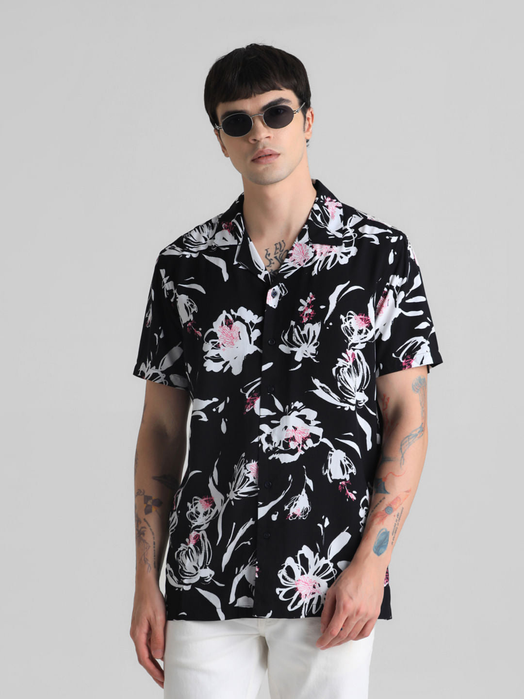 Black Floral Short Sleeves Shirt - S