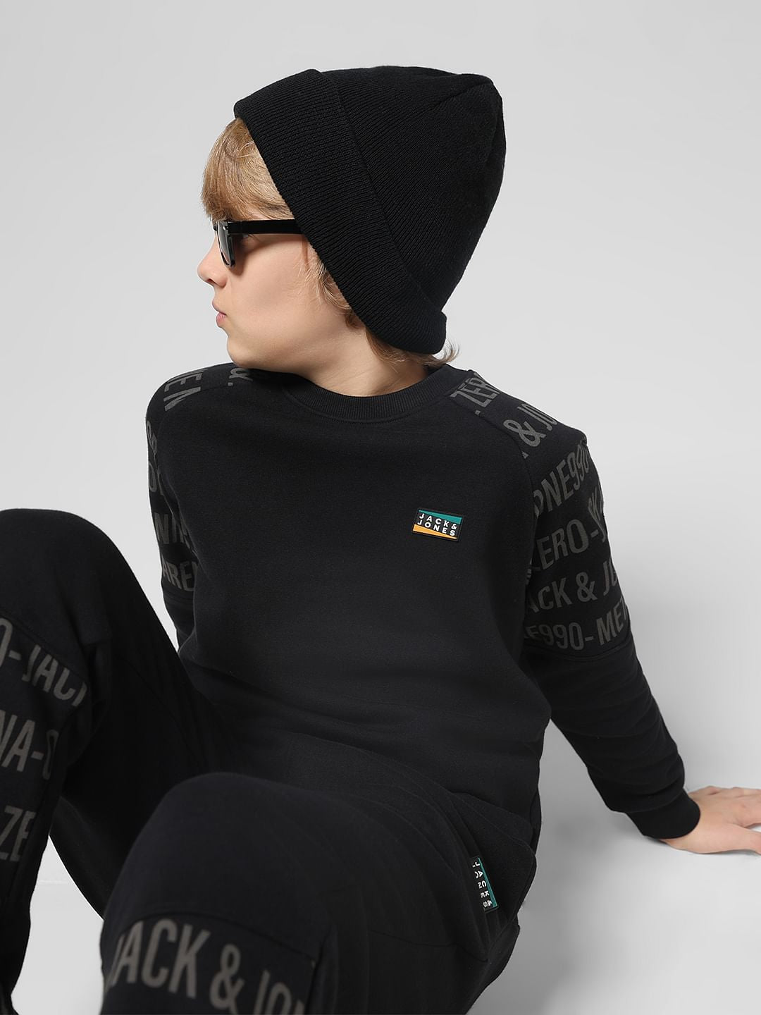 JUNIOR BOYS Black Logo Print Co-ord Set Sweatshirt - 4/5Y