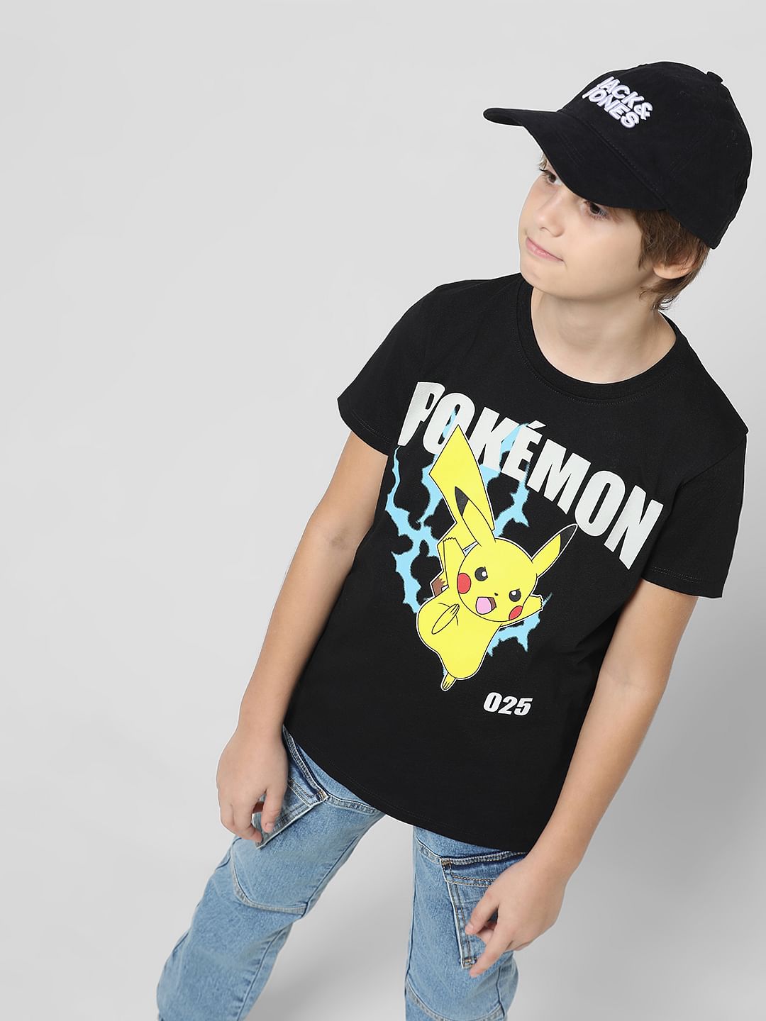 x Pok mon Black Thunderbolt Crew Neck T-shirt - 4/5Y