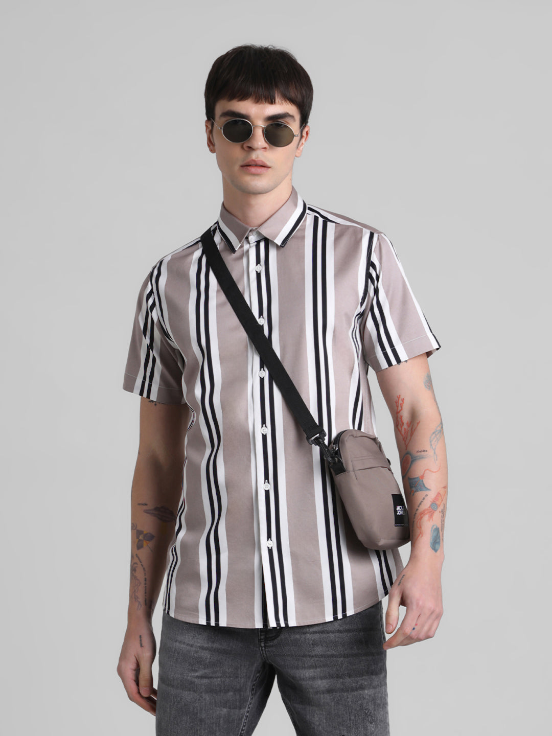 Striped Short Sleeve Shirt - L