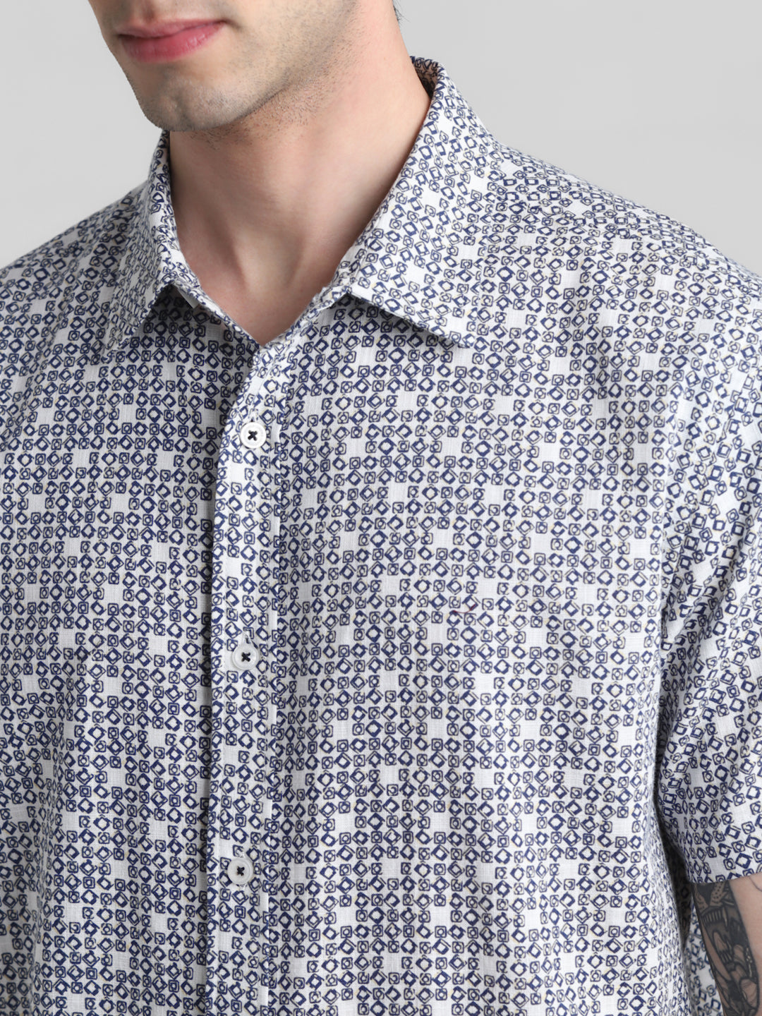 Geometric Print Short Sleeve Shirt