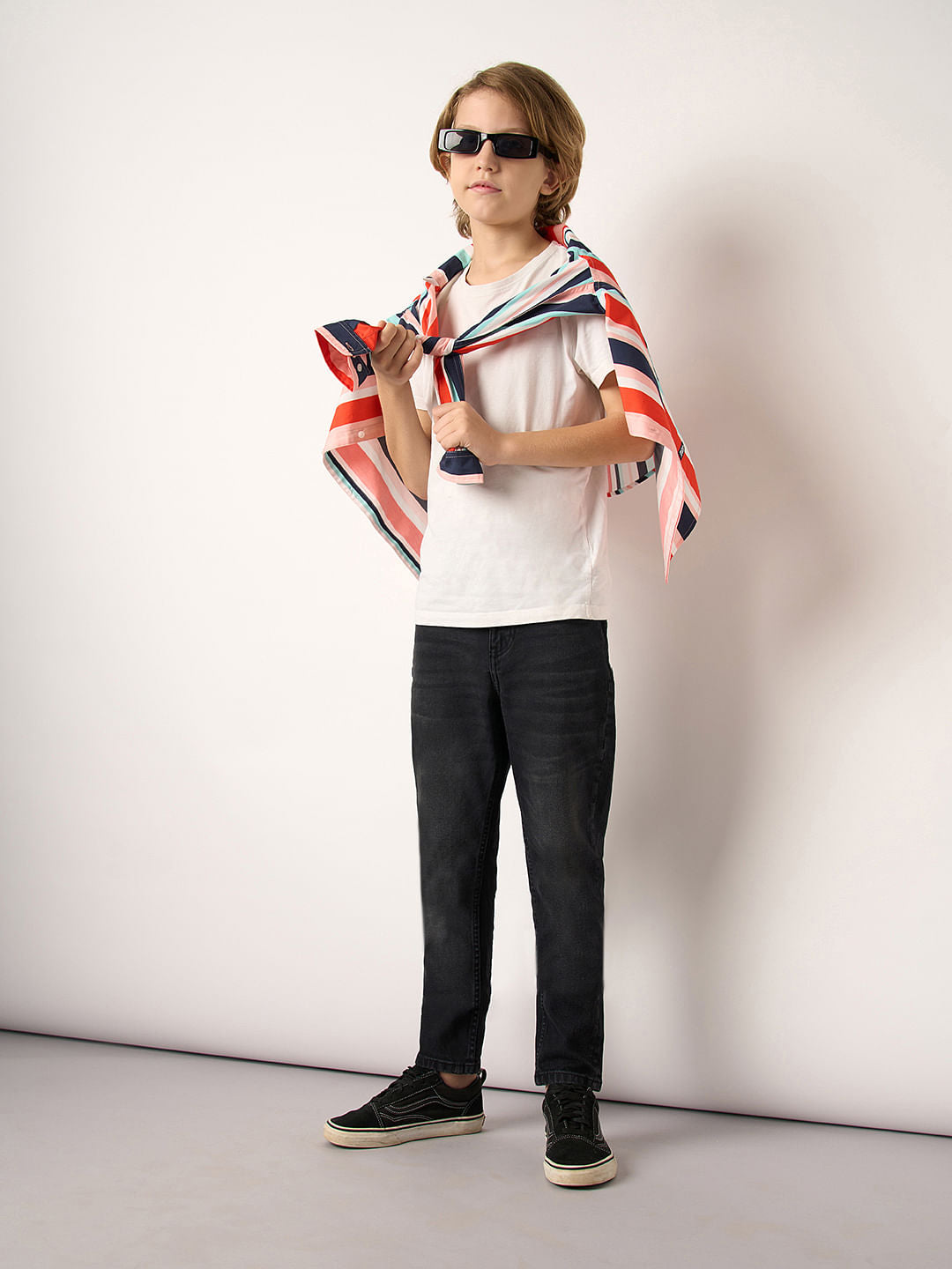Boys Dark Grey Mid Rise Slim Fit Jeans - 4/5Y