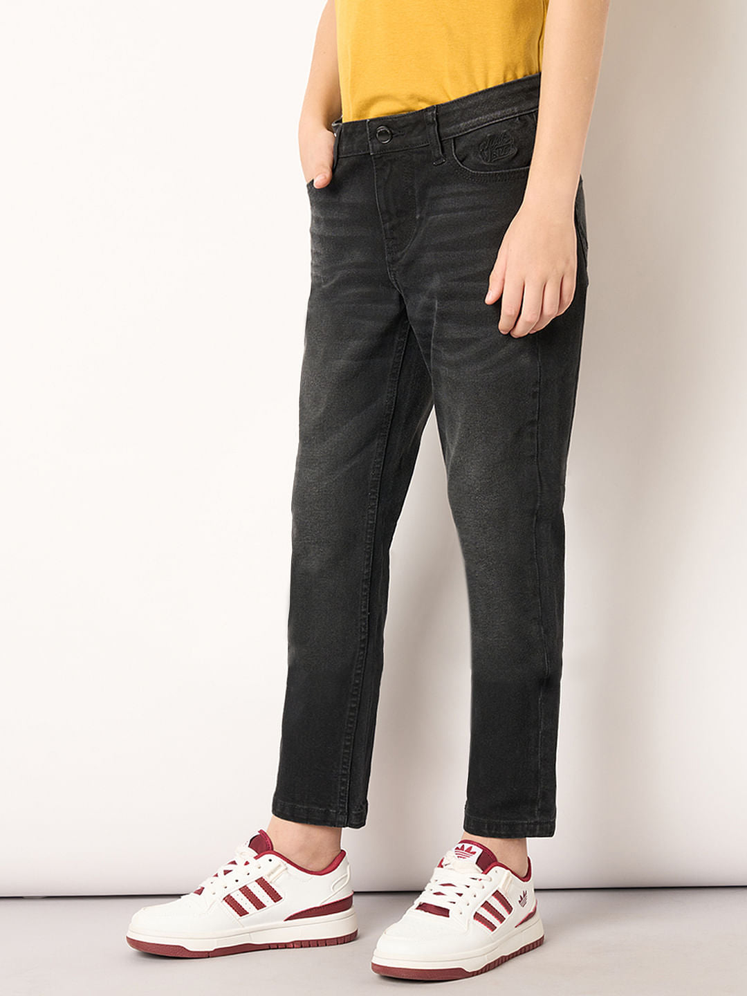 Boys Dark Grey Mid Rise Regular Fit Jeans