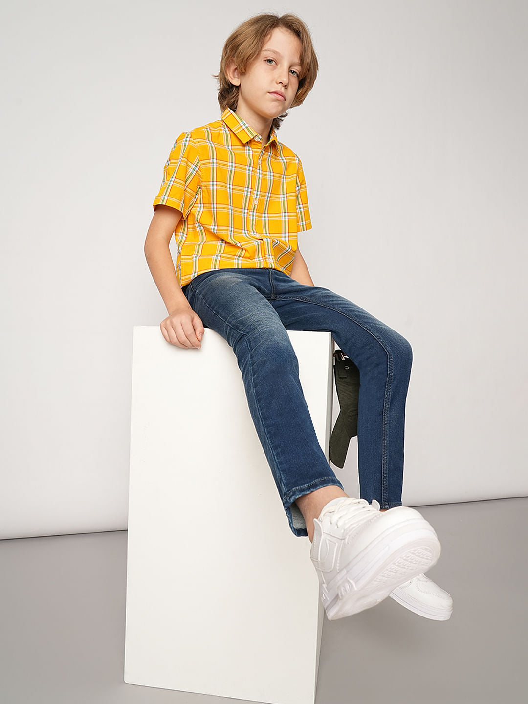 Boys Blue Mid Rise Regular Fit Jeans