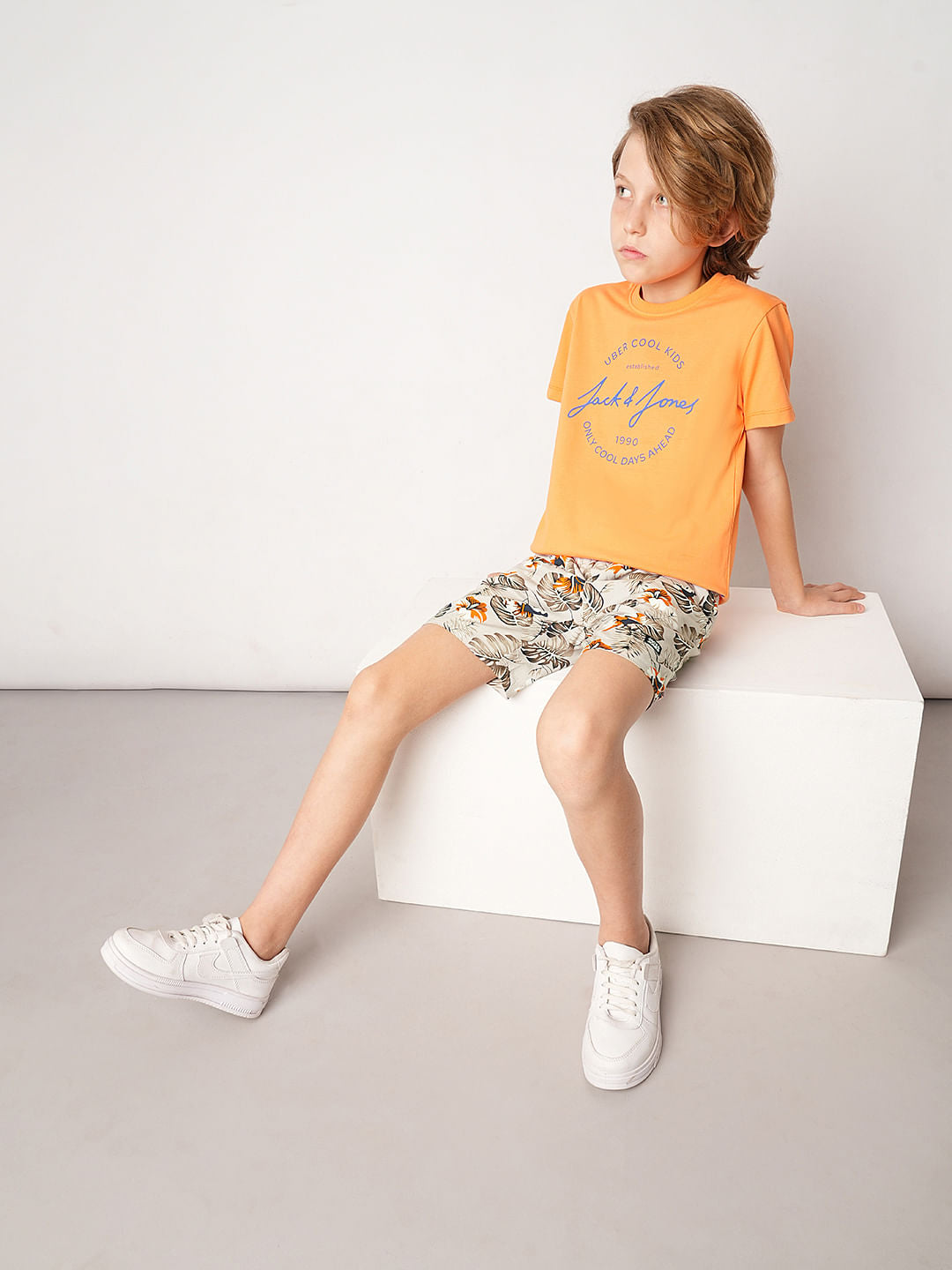 Beige Tropical Print Shorts - 4/5Y