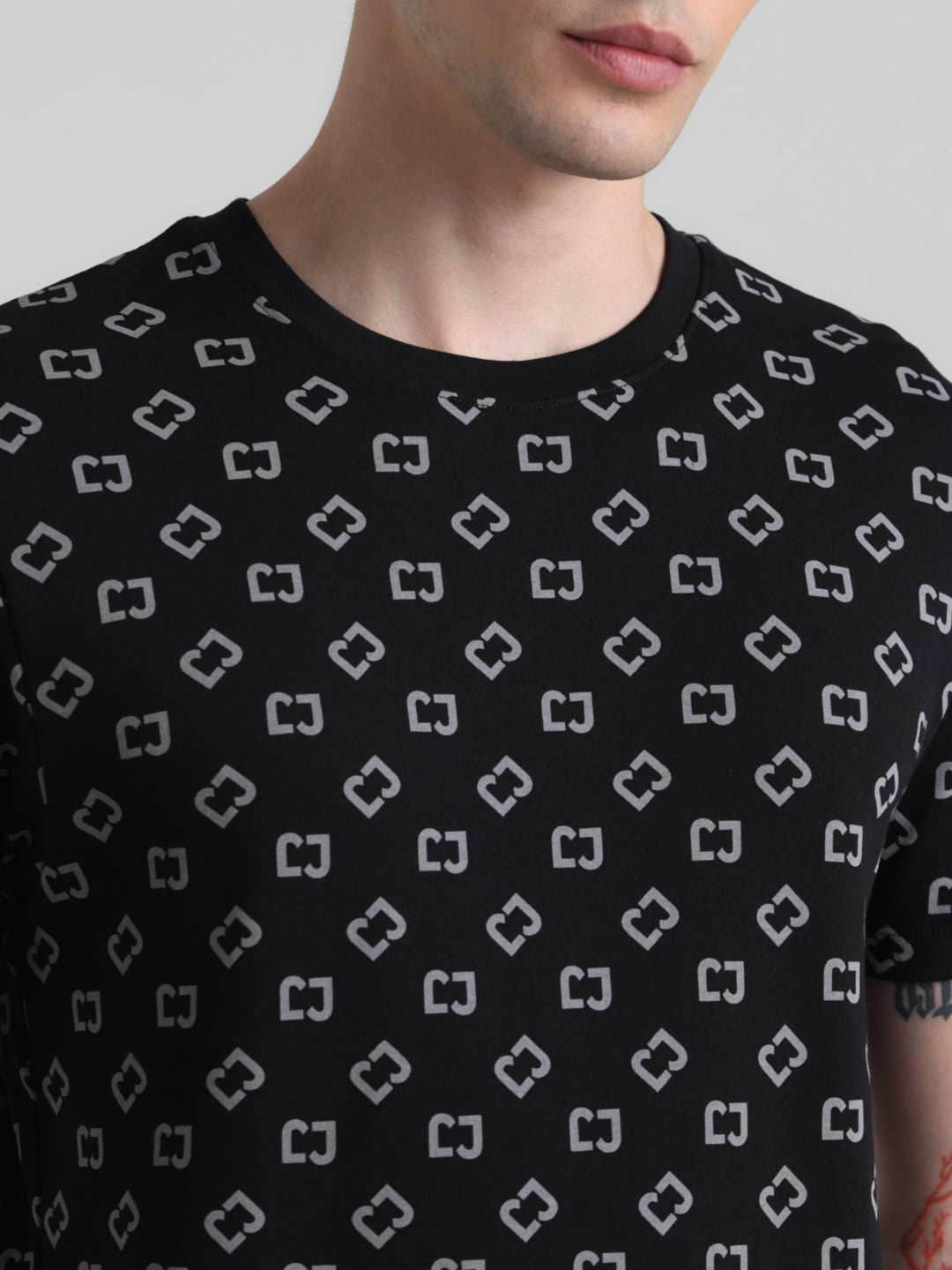 Black Printed Slim Fit T-shirt