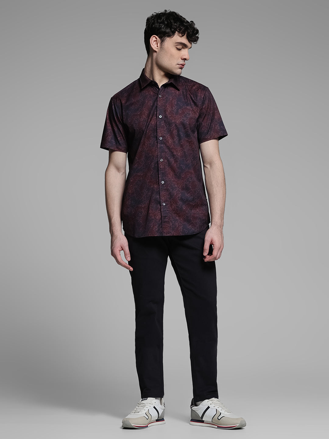 Printed Slim Fit Short Sleeves Shirt