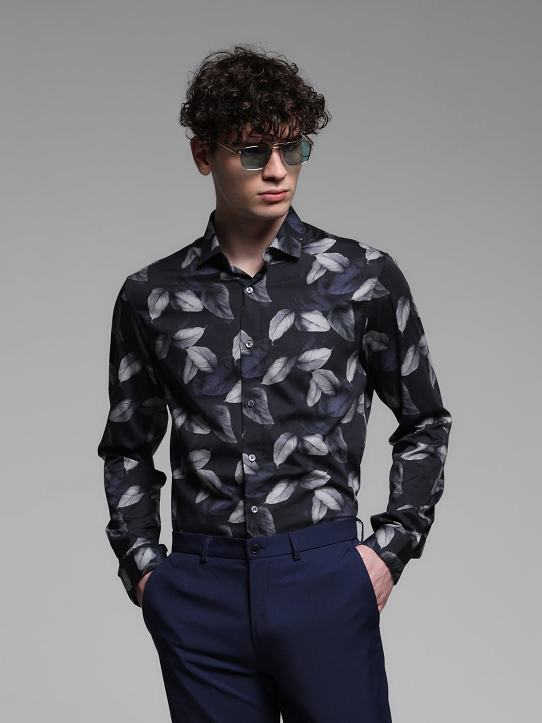 Cotton Leaf Printed Slim Fit Shirt - M