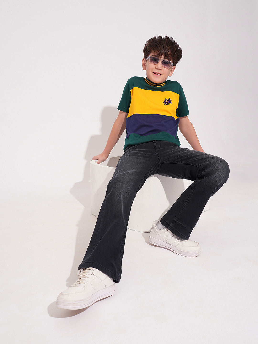 Boys Black Mid Rise Bootcut Jeans - 5/6Y
