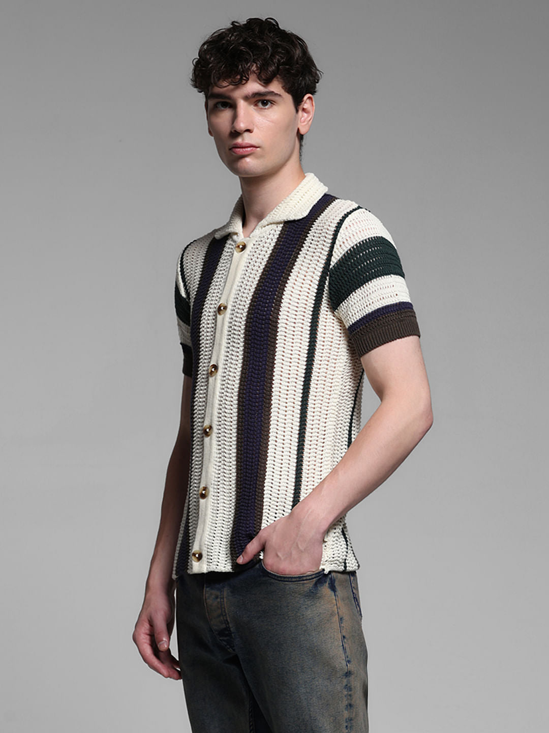 WHITE VERTICAL STRIPED SHIRT