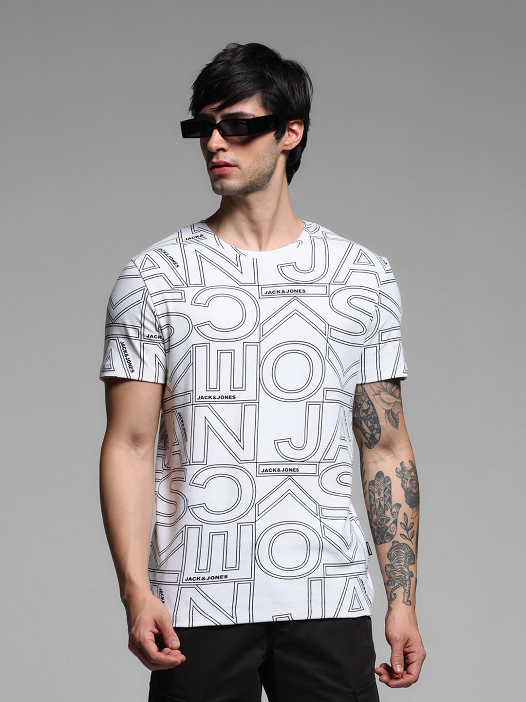 White Typographic Print Crew Neck T-shirt - M
