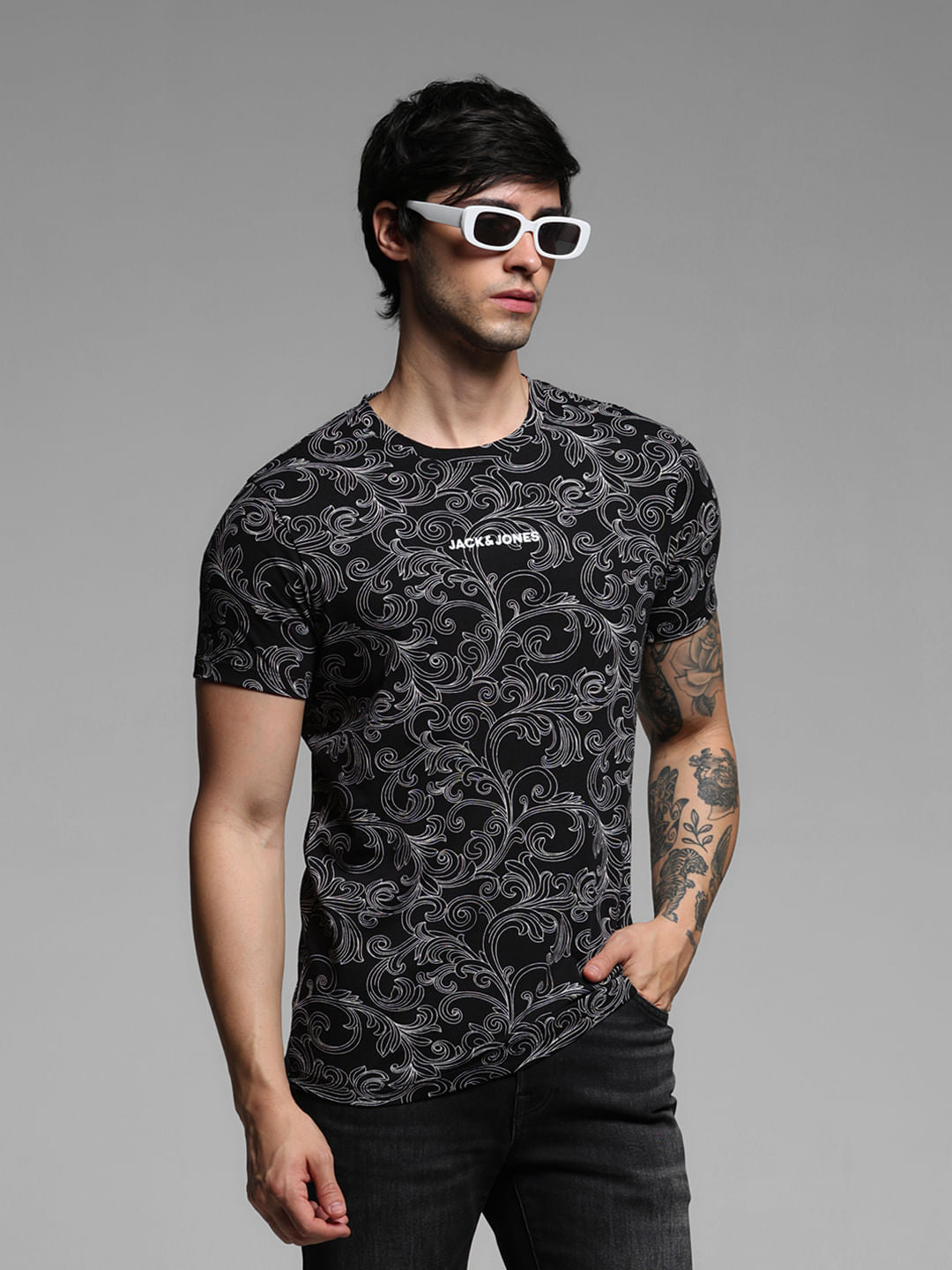 Black Graphic Print Crew Neck T-shirt - S