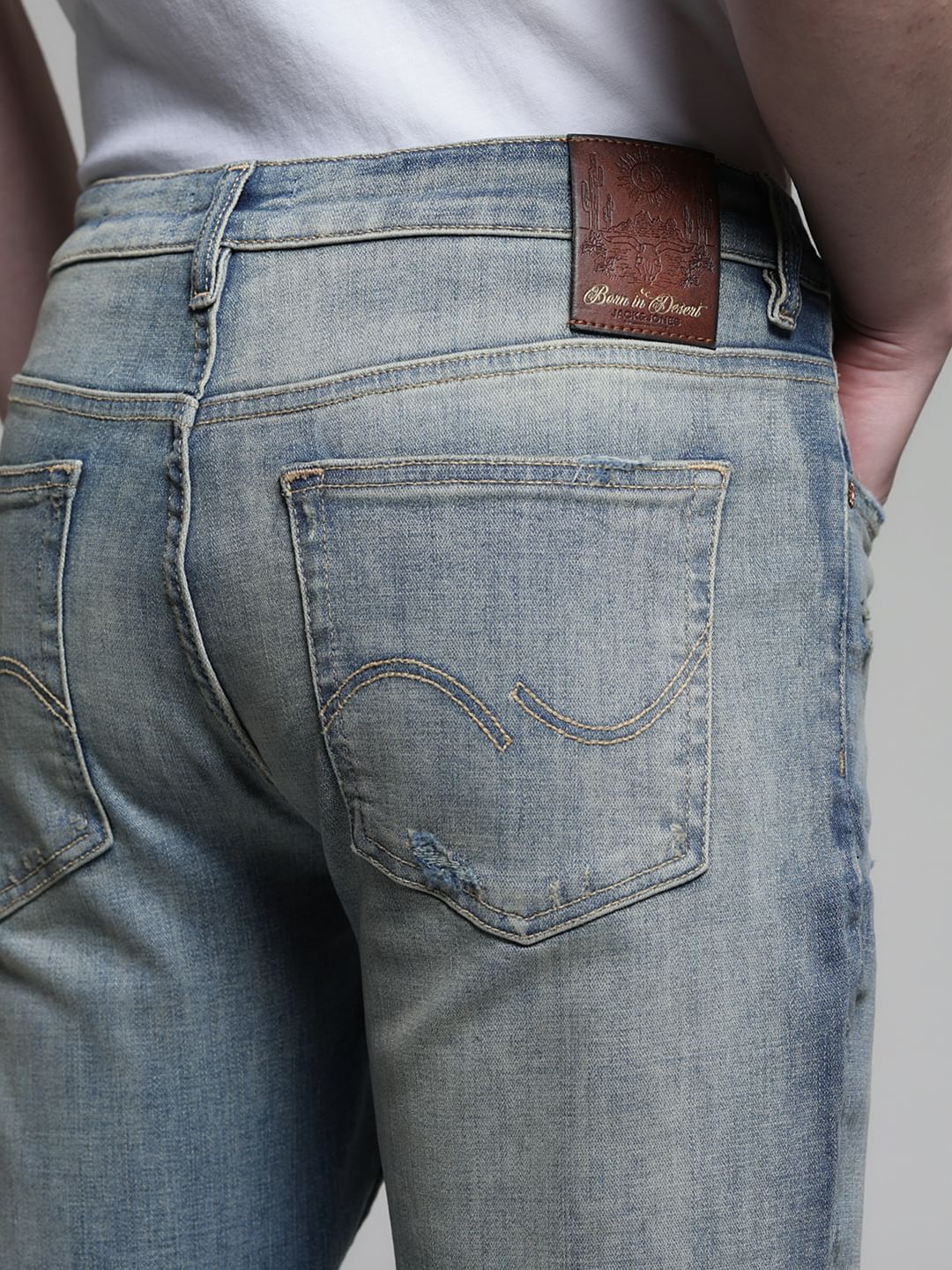 BLUE LOW RISE CLARK REGULAR FIT JEANS