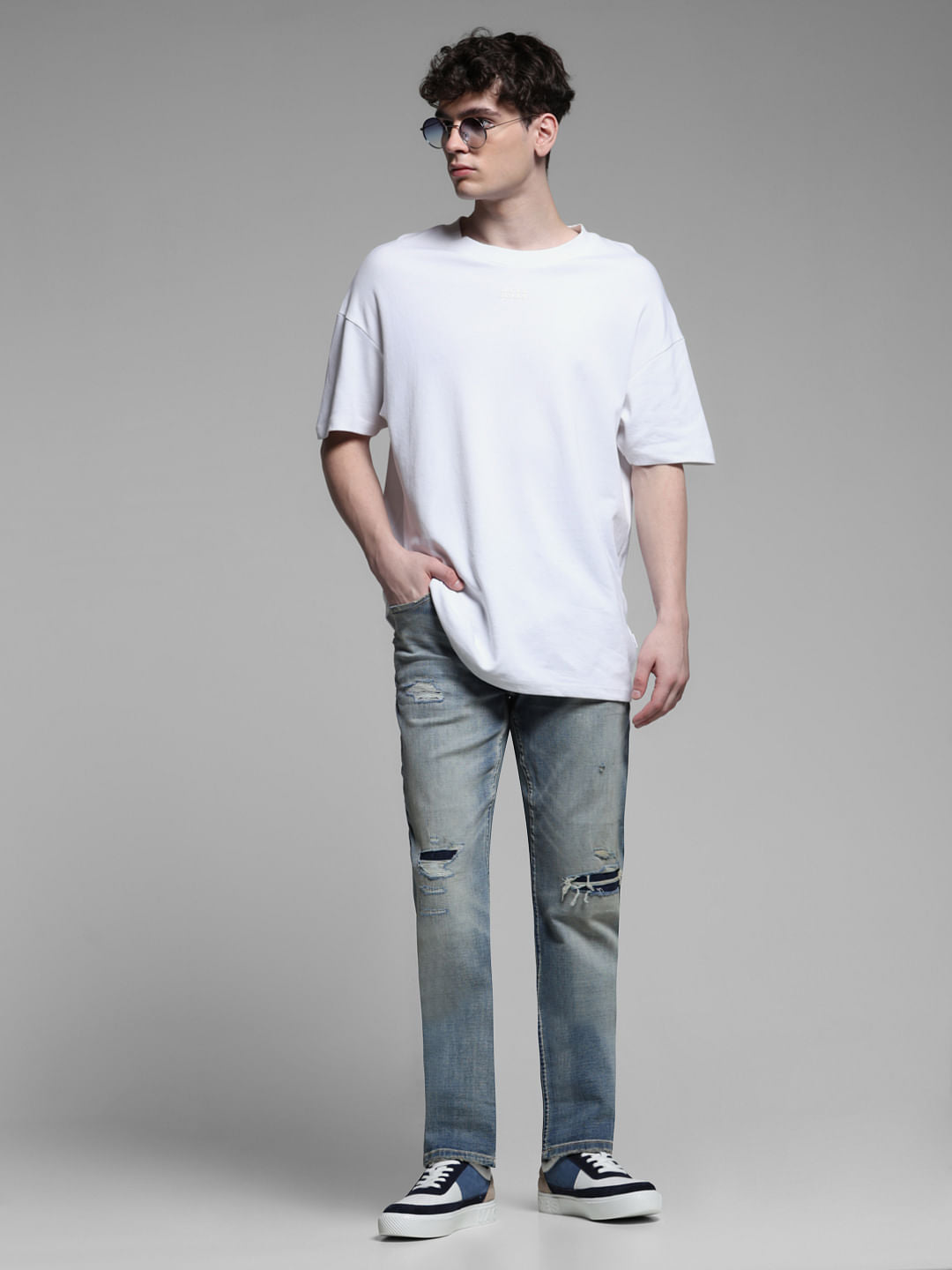 BLUE LOW RISE CLARK REGULAR FIT JEANS
