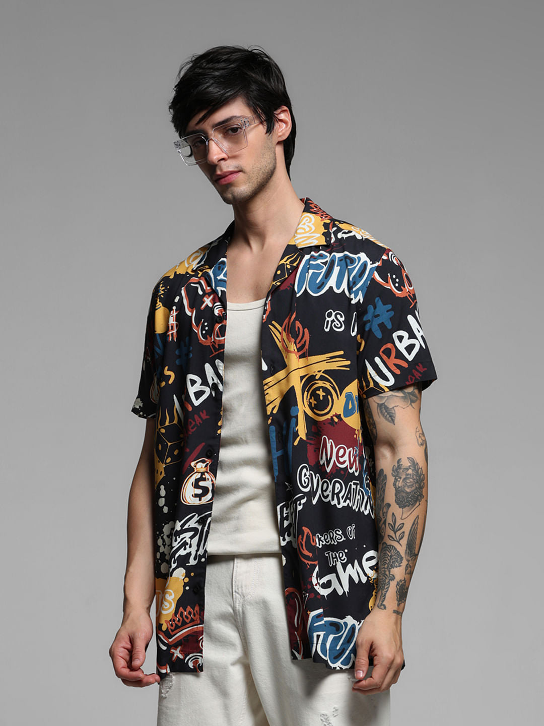 Black Graphic Print Short Sleeves Shirt