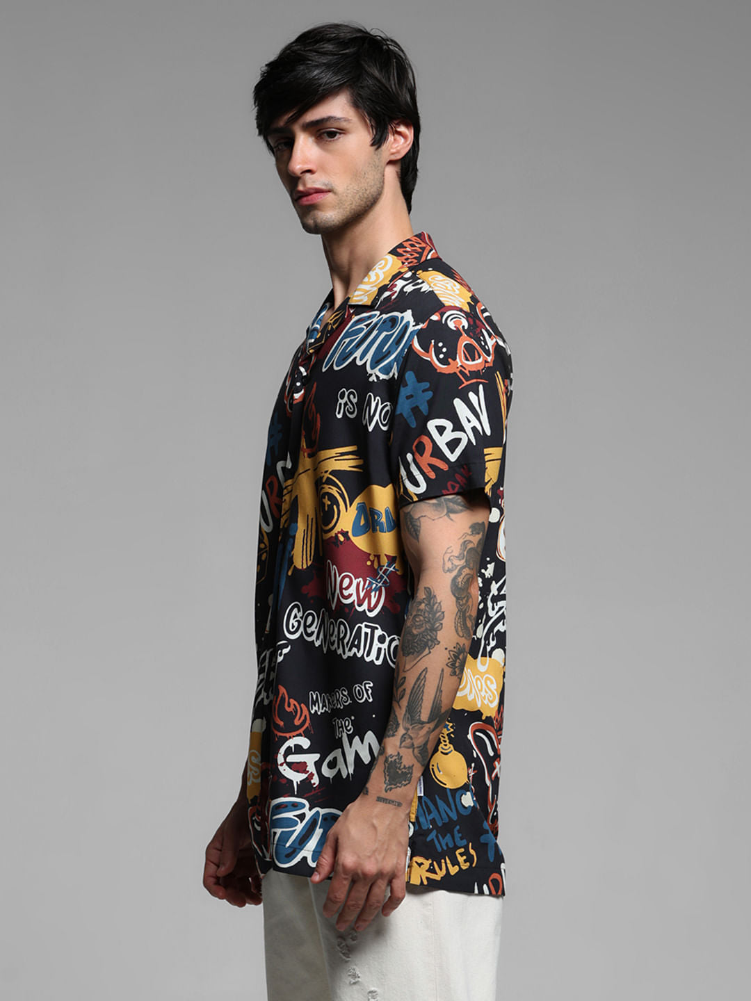 Black Graphic Print Short Sleeves Shirt