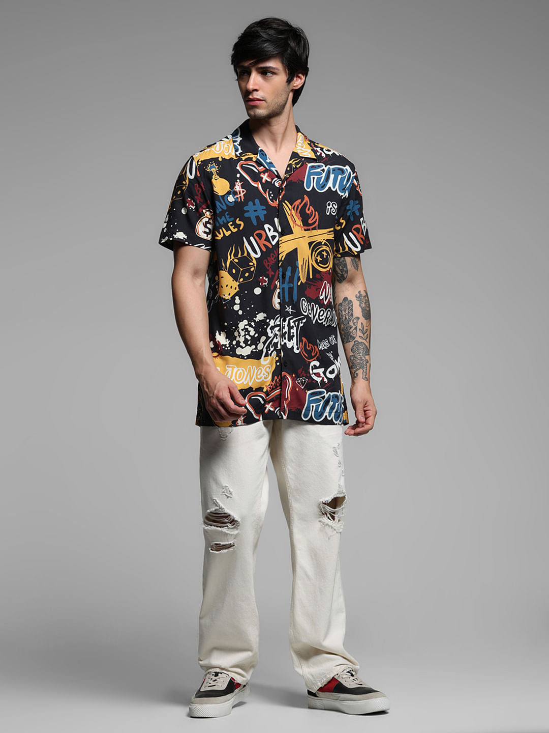 Black Graphic Print Short Sleeves Shirt