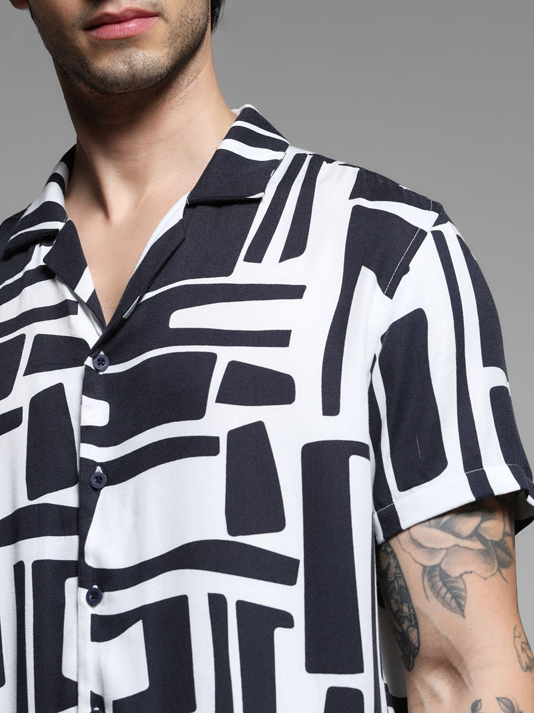 Blue Abstract Print Short Sleeves Shirt