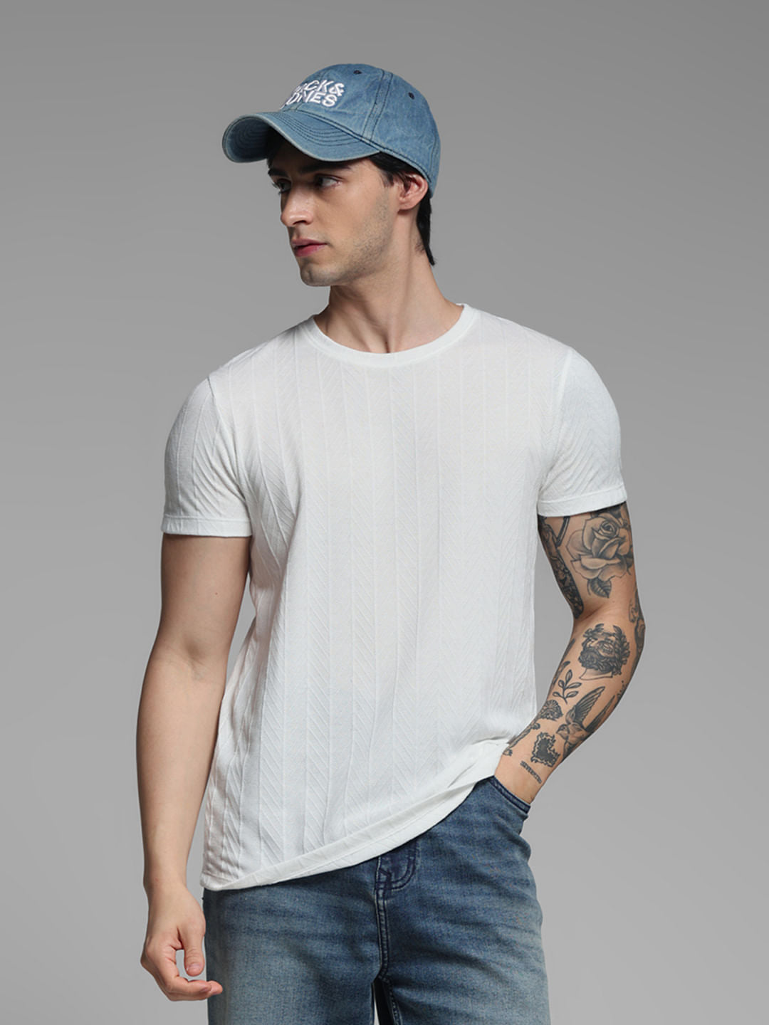 WHITE CREW NECK T-SHIRT - S