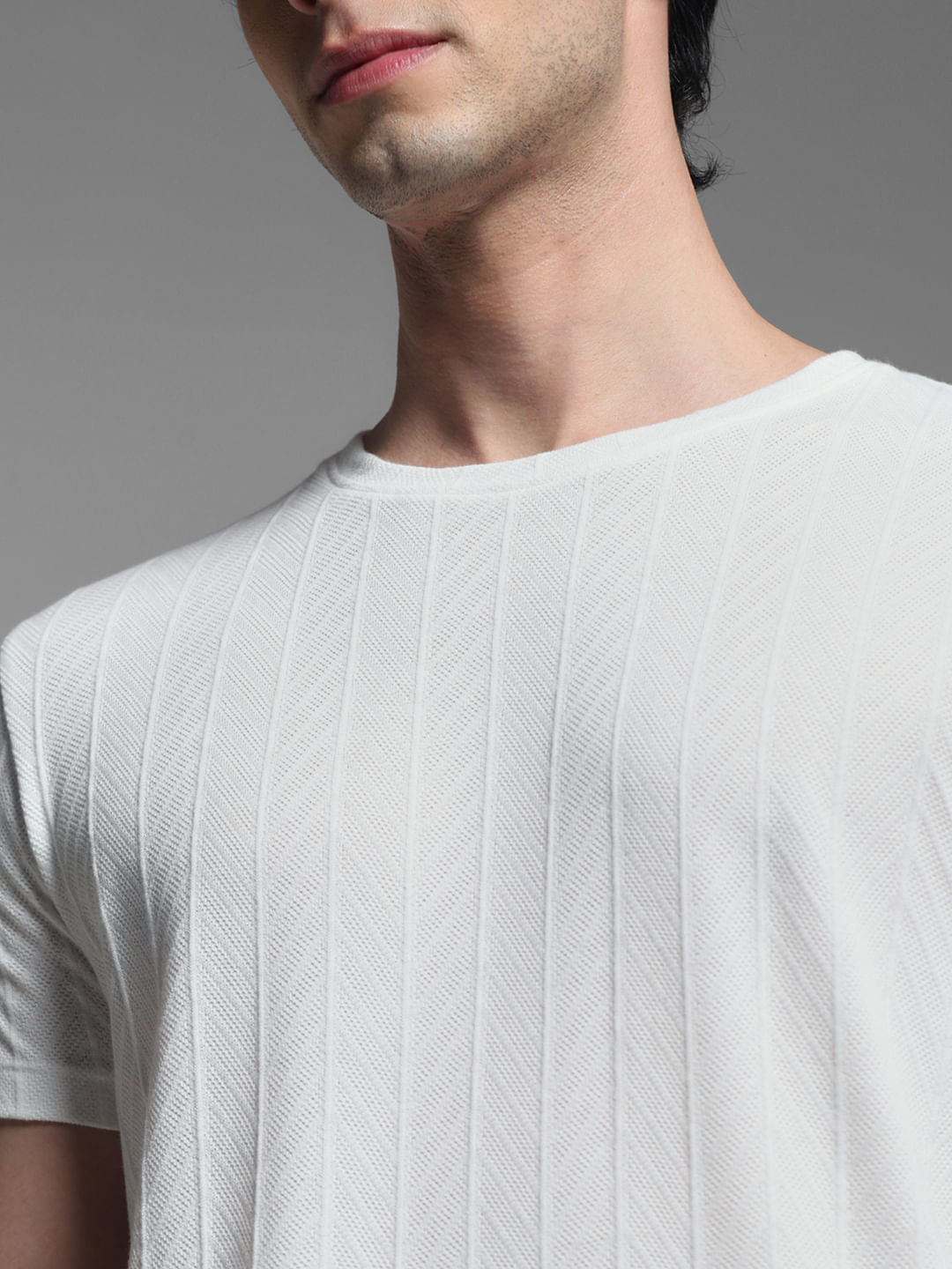 WHITE CREW NECK T-SHIRT