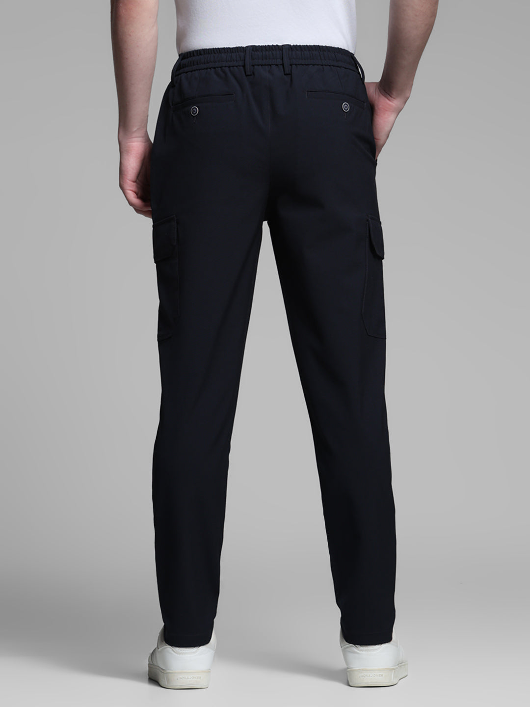 Men Solid Navy Blue Regular Fit Cargo Pants With 6 Pockets