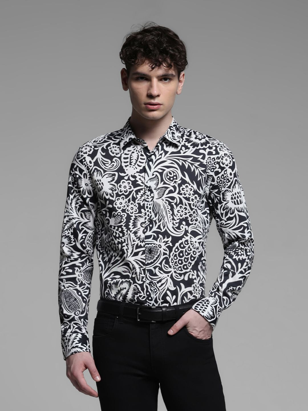 BLACK PRINTED FULL SLEEVES SHIRT - S