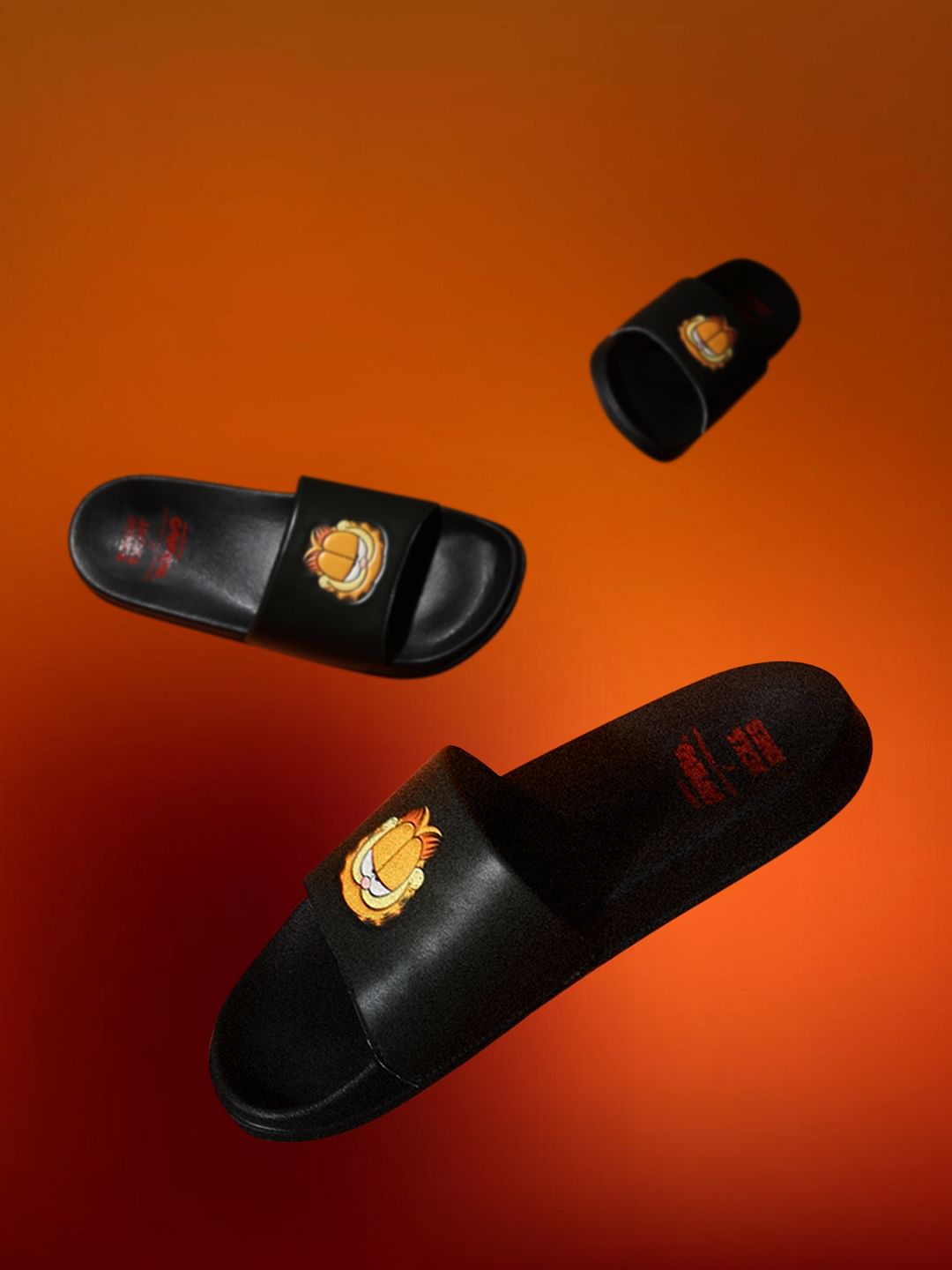 JACK&JONES X GARFIELD Black Printed Pool Sliders - 40