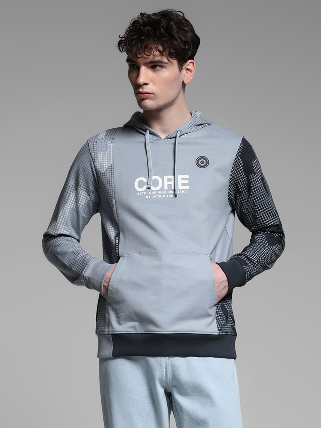 GREY HOODED LOGO PRINT SWEATSHIRT