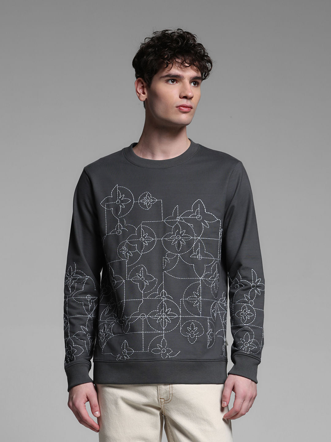 GREY CREW NECK PULLOVER - M