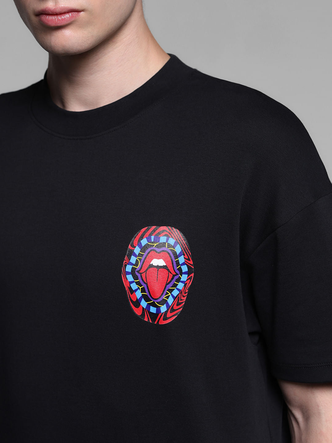 BLACK PRINTED T-SHIRT