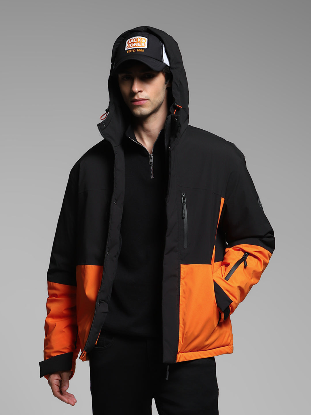 Men's Colourblocked Hooded Puffer Jacket With Zip Pockets - S
