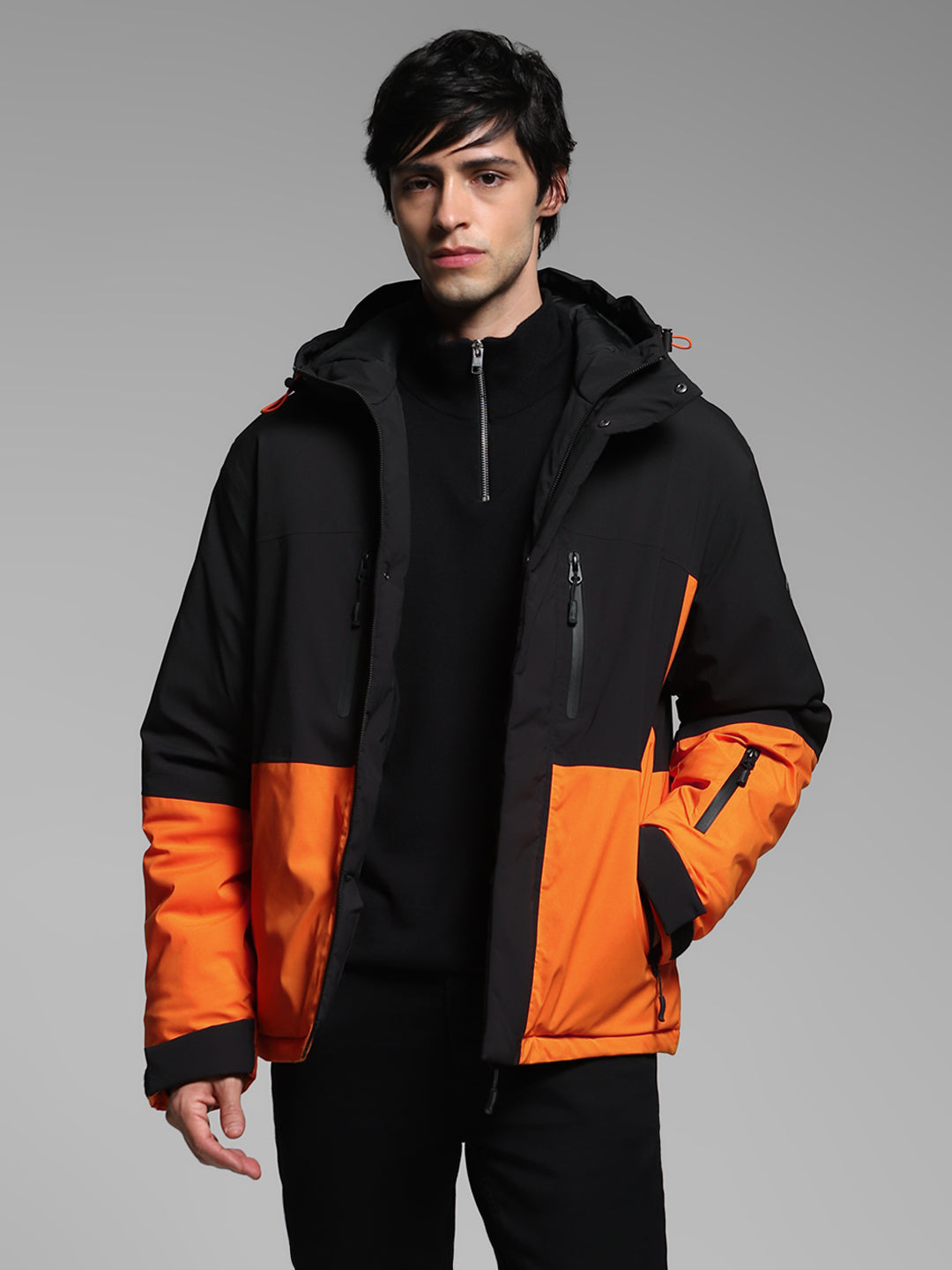 Men's Colourblocked Hooded Puffer Jacket With Zip Pockets