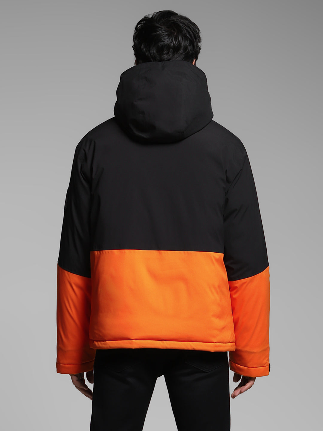 Men's Colourblocked Hooded Puffer Jacket With Zip Pockets
