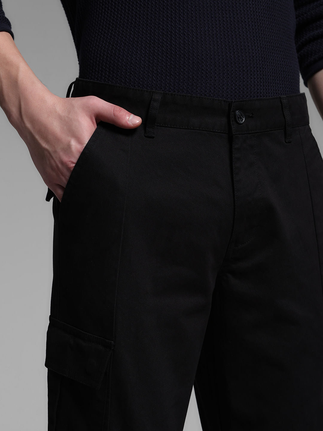 Black Mid Rise Regular Fit Cargos